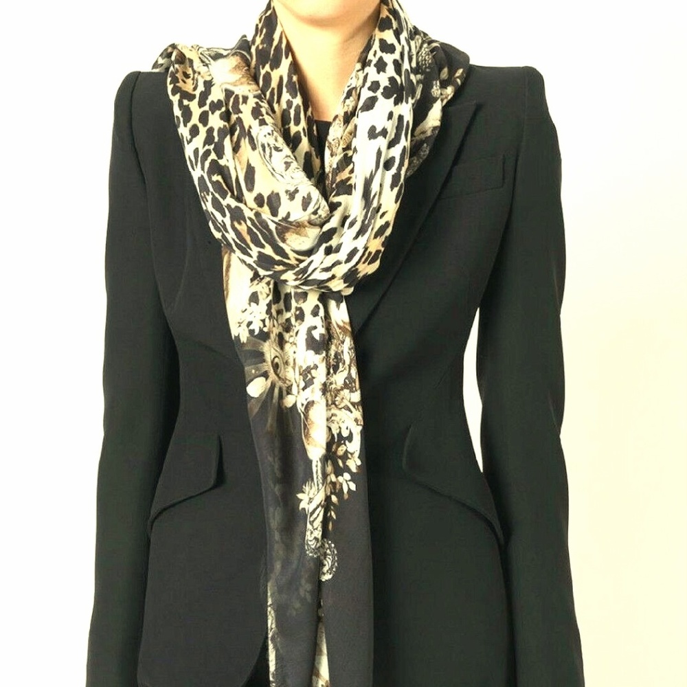 Roberto Cavalli Leopard Print Scarf WF-18